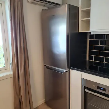 Apartamento Apartment, 1 Bedrom, High Standard, Right By Airport, With Bed Linen