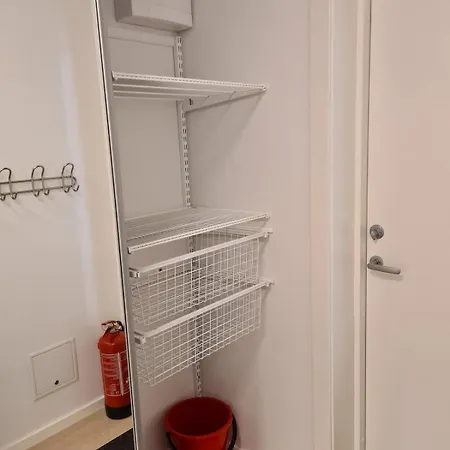 Apartment, 1 Bedrom, High Standard, Right By Airport, With Bed Linen Bergen