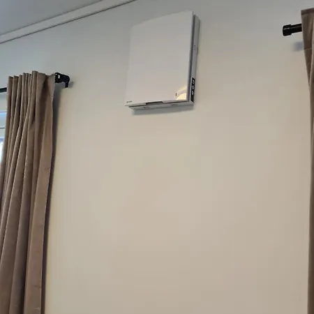 Apartment, 1 Bedrom, High Standard, Right By Airport, With Bed Linen * 베르겐