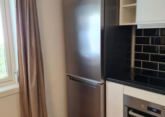 Апартаменты Apartment, 1 Bedrom, High Standard, Right By Airport, With Bed Linen