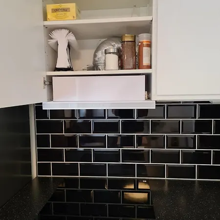 Apartment, 1 Bedrom, High Standard, Right By Airport, With Bed Linen * Bergen