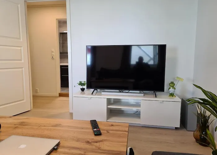 Apartment, 1 Bedrom, High Standard, Right By Airport, With Bed Linen 卑爾根