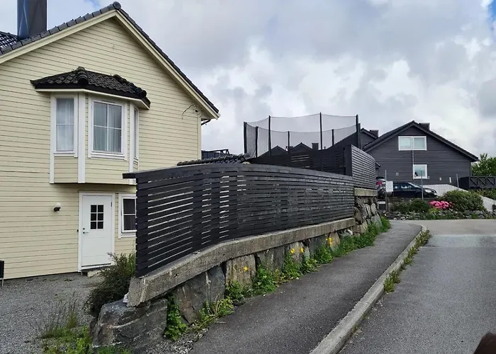 Apartment, 1 Bedrom, High Standard, Right By Airport, With Bed Linen Bergen